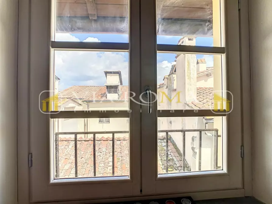 Immagine 42 di Appartamento in vendita  a Lucca