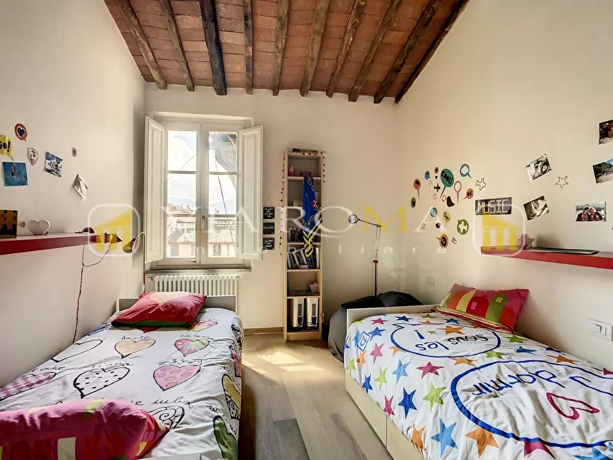 Immagine 19 di Appartamento in vendita  a Lucca