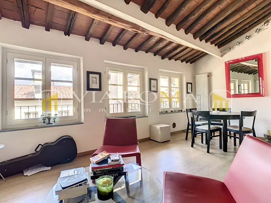 Immagine 37 di Appartamento in vendita  a Lucca