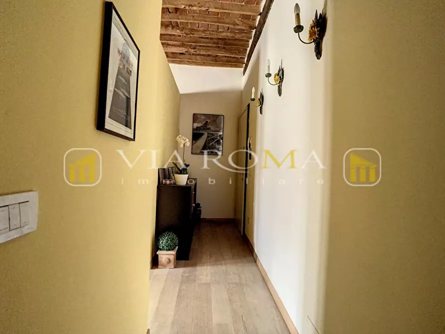 Immagine 35 di Appartamento in vendita  a Lucca