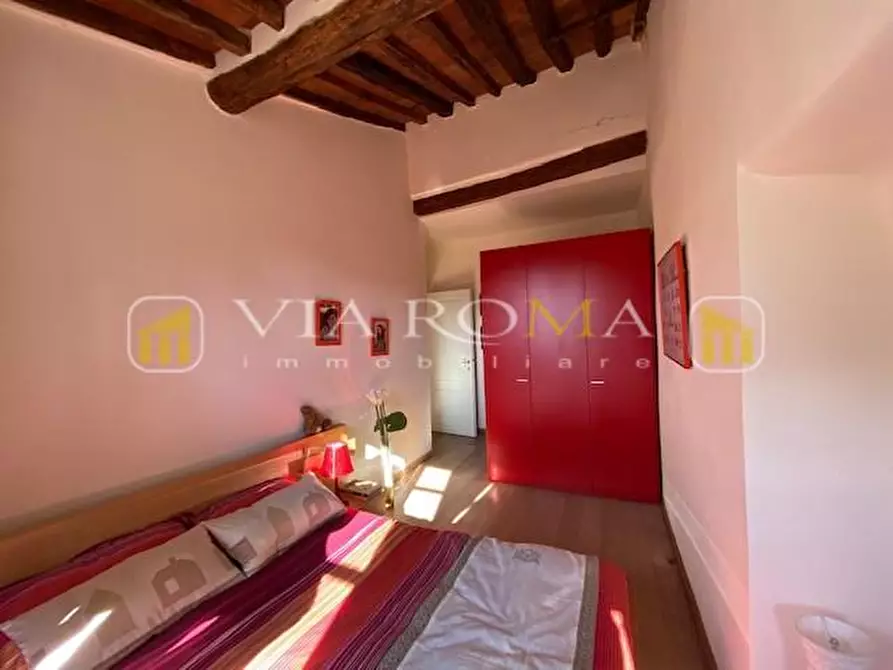 Immagine 16 di Appartamento in vendita  a Lucca