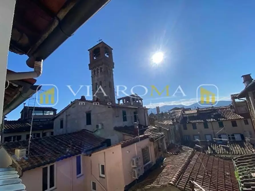 Immagine 18 di Appartamento in vendita  a Lucca