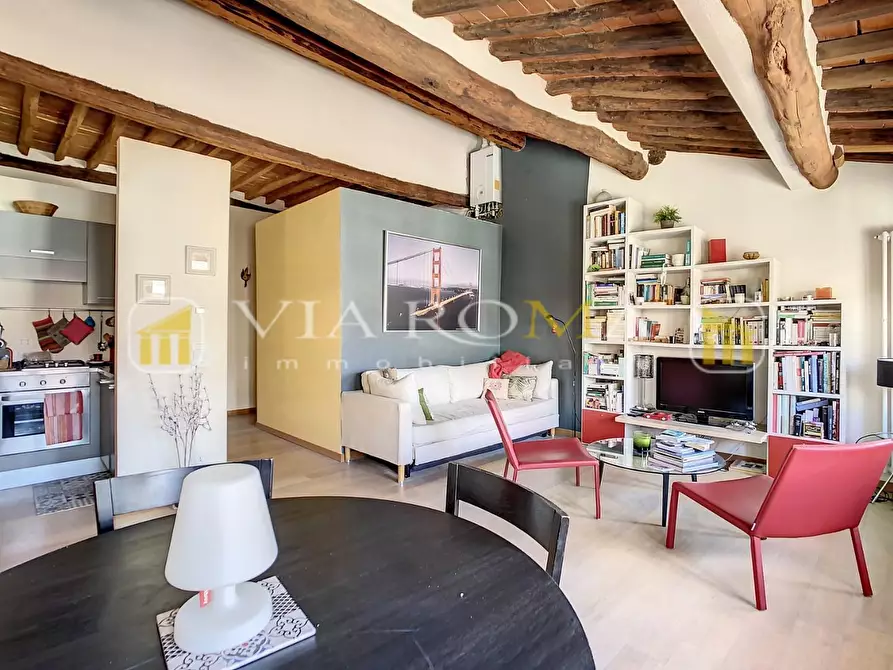 Immagine 41 di Appartamento in vendita  a Lucca