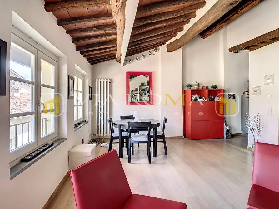 Immagine 38 di Appartamento in vendita  a Lucca