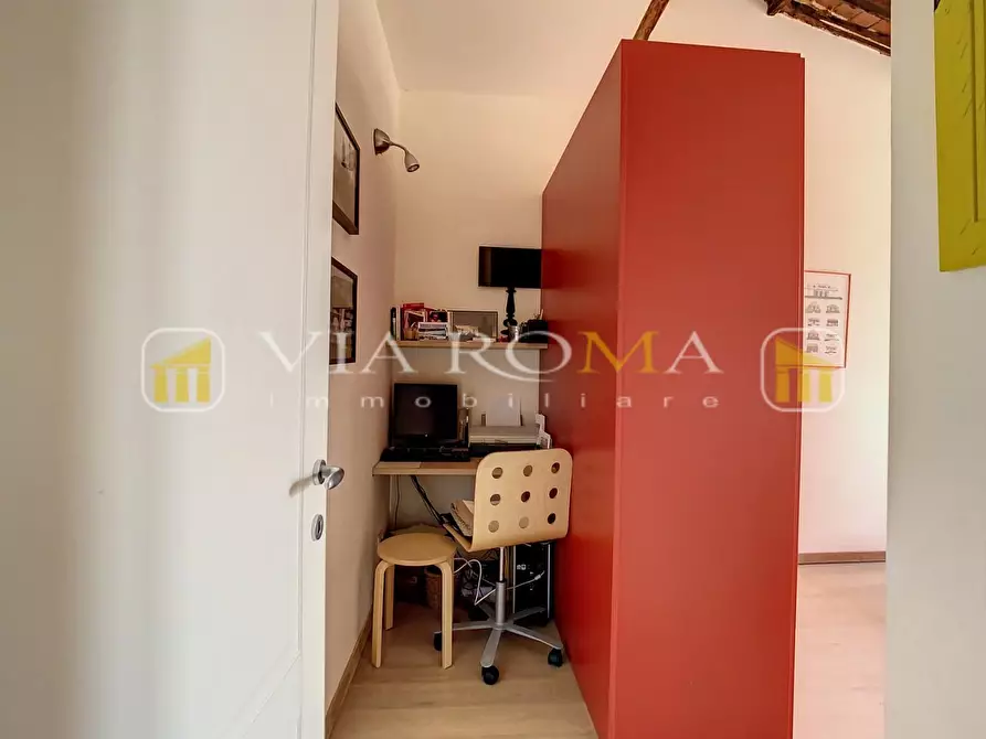 Immagine 28 di Appartamento in vendita  a Lucca