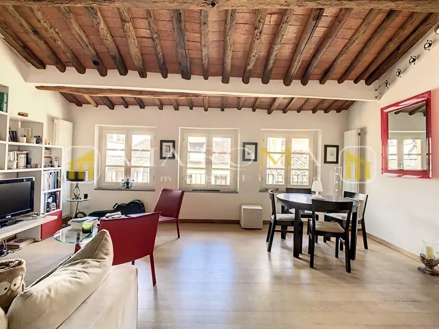 Immagine 36 di Appartamento in vendita  a Lucca