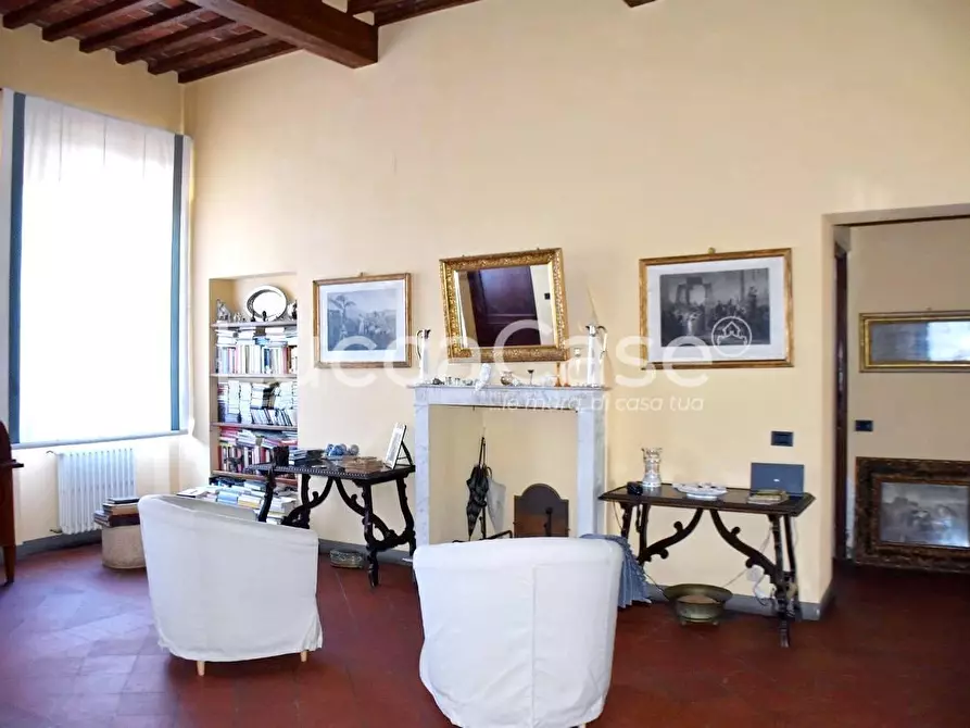 Immagine 1 di Appartamento in vendita  a Lucca