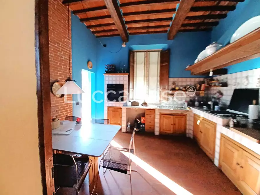 Immagine 9 di Appartamento in vendita  a Lucca