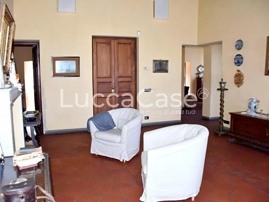 Immagine 7 di Appartamento in vendita  a Lucca