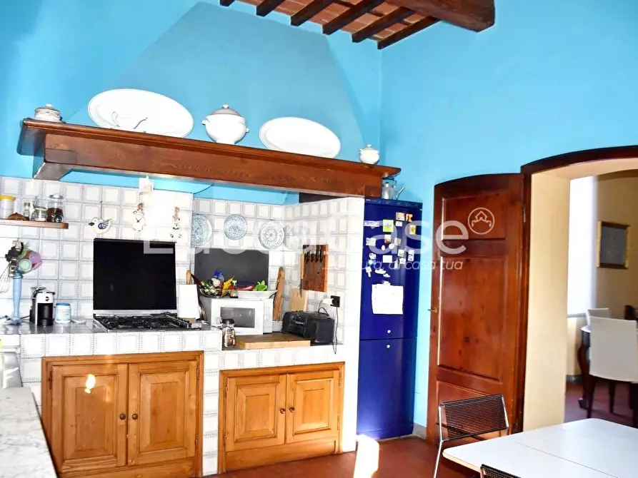 Immagine 8 di Appartamento in vendita  a Lucca