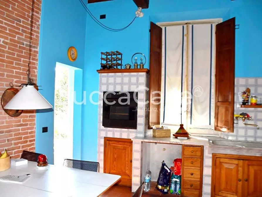 Immagine 10 di Appartamento in vendita  a Lucca