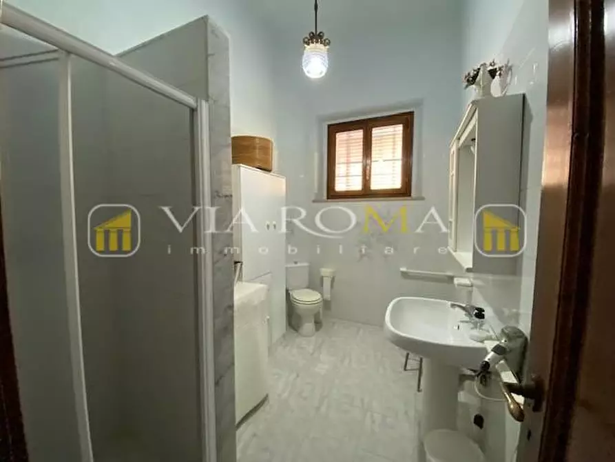 Immagine 27 di Villa in vendita  a Capannori