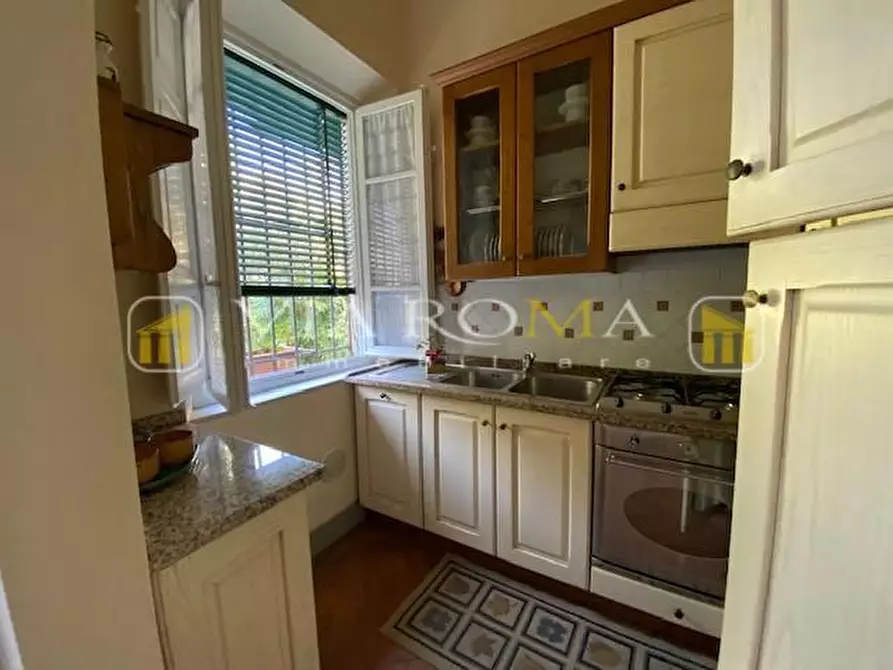 Immagine 25 di Villa in vendita  a Capannori