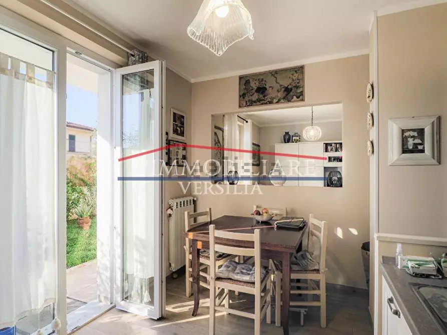 Immagine 6 di Villetta a schiera in vendita  a Massa