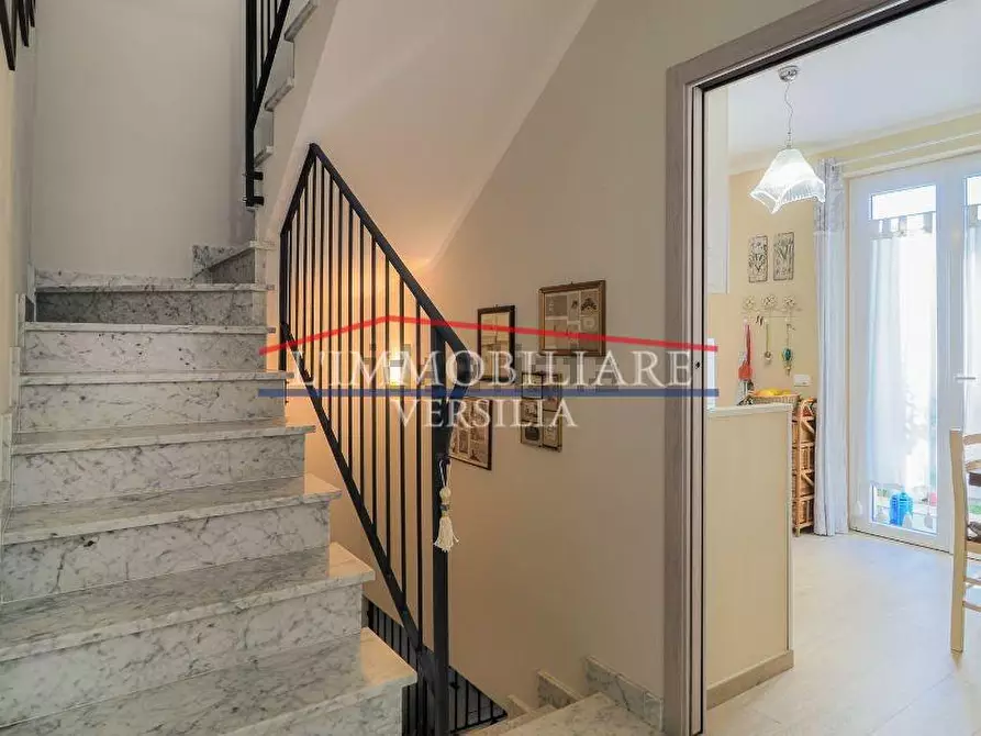 Immagine 8 di Villetta a schiera in vendita  a Massa