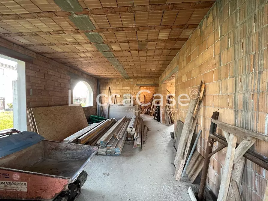 Immagine 6 di Villa in vendita  a Capannori