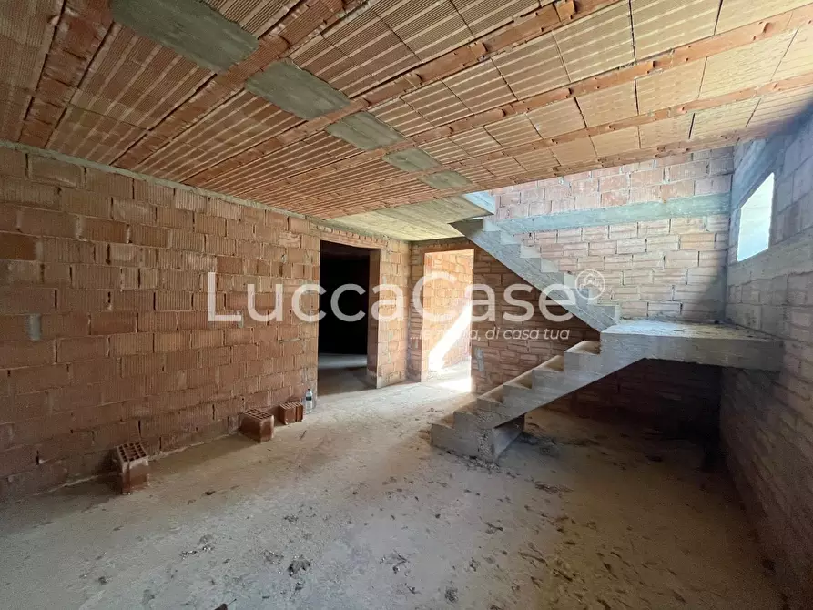 Immagine 21 di Villa in vendita  a Capannori