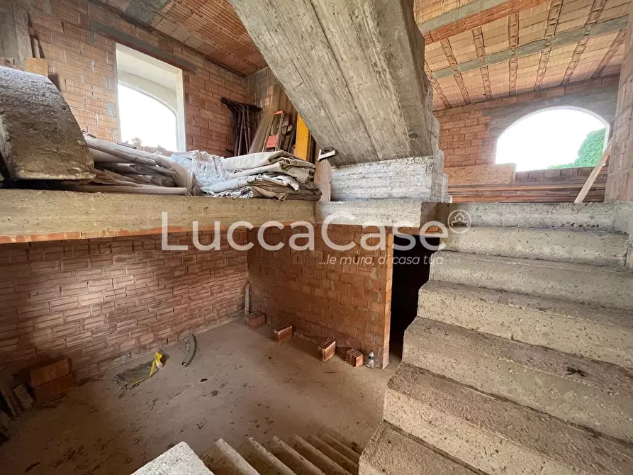 Immagine 9 di Villa in vendita  a Capannori