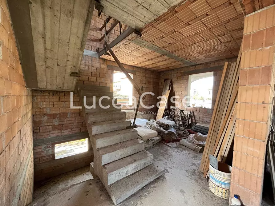 Immagine 10 di Villa in vendita  a Capannori