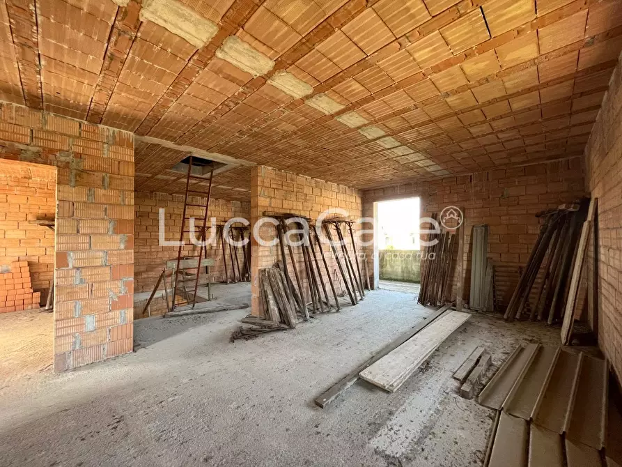 Immagine 8 di Villa in vendita  a Capannori