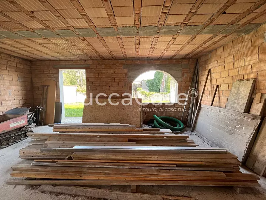 Immagine 16 di Villa in vendita  a Capannori