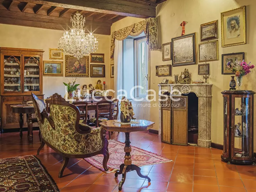 Immagine 1 di Appartamento in vendita  a Lucca