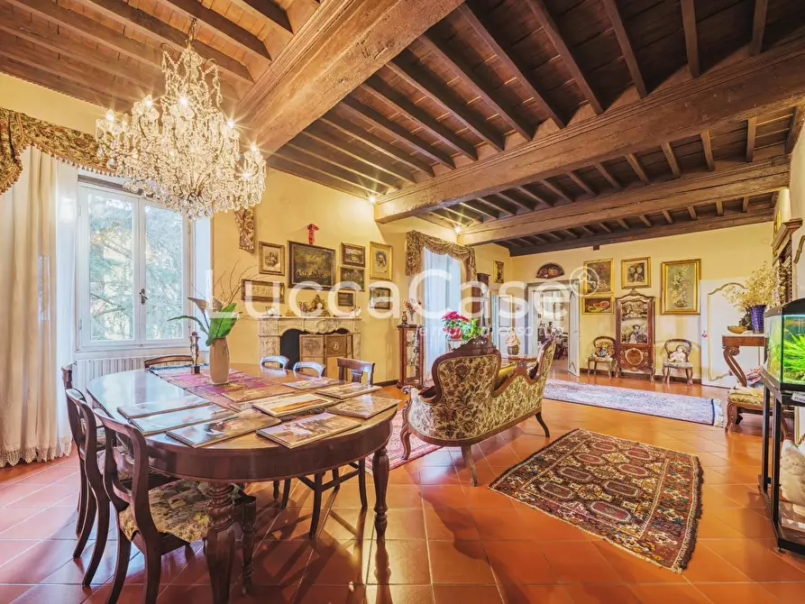 Immagine 4 di Appartamento in vendita  a Lucca