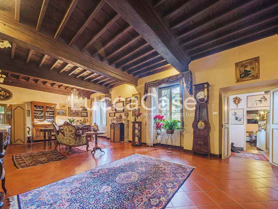 Immagine 13 di Appartamento in vendita  a Lucca