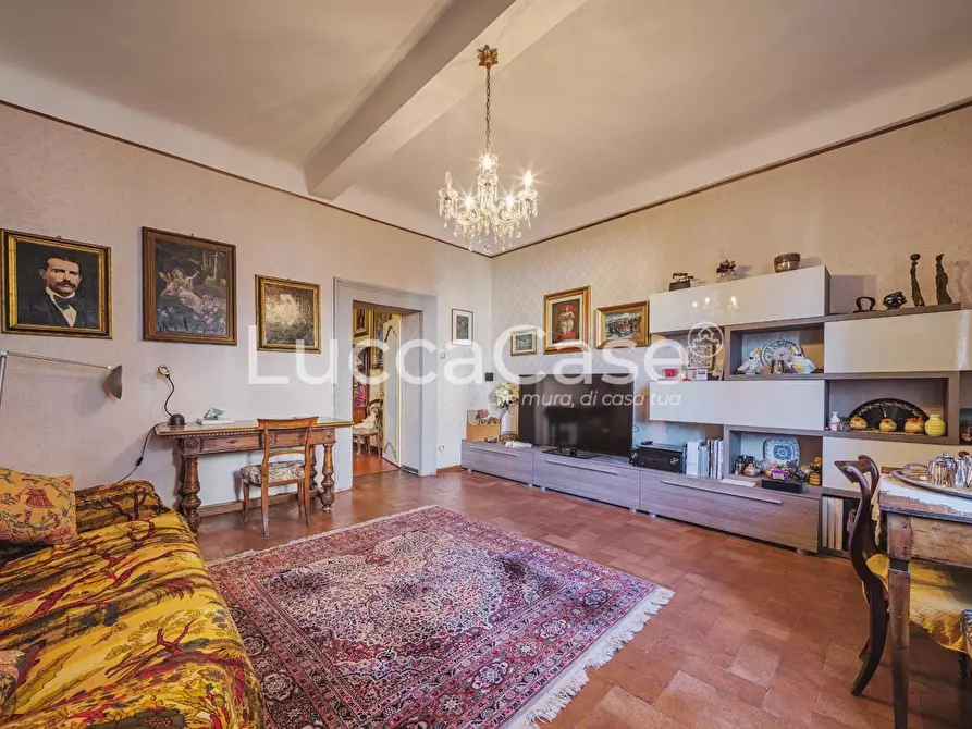 Immagine 6 di Appartamento in vendita  a Lucca