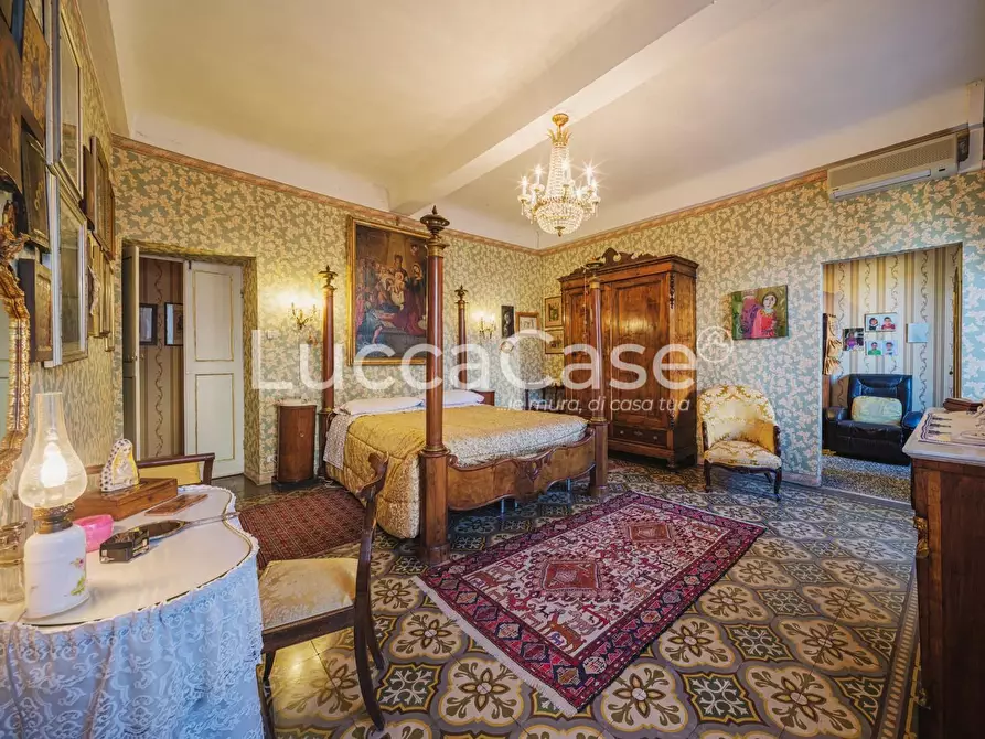 Immagine 11 di Appartamento in vendita  a Lucca