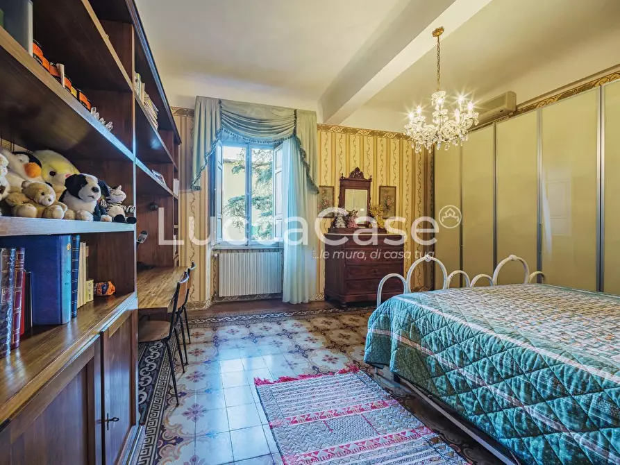 Immagine 25 di Appartamento in vendita  a Lucca