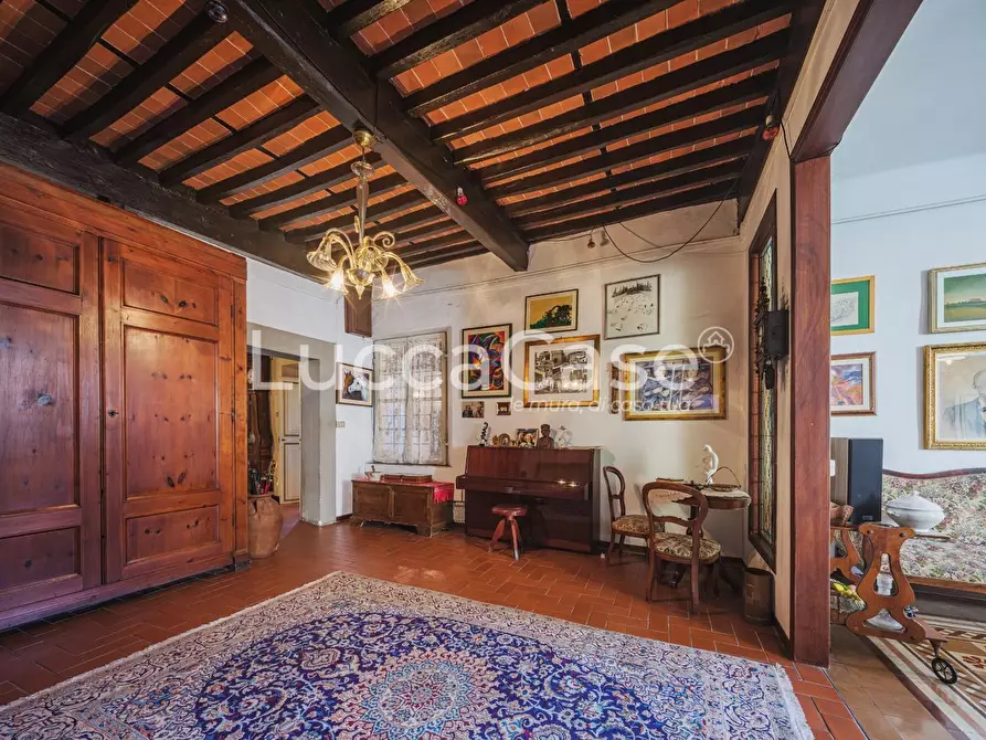 Immagine 20 di Appartamento in vendita  a Lucca