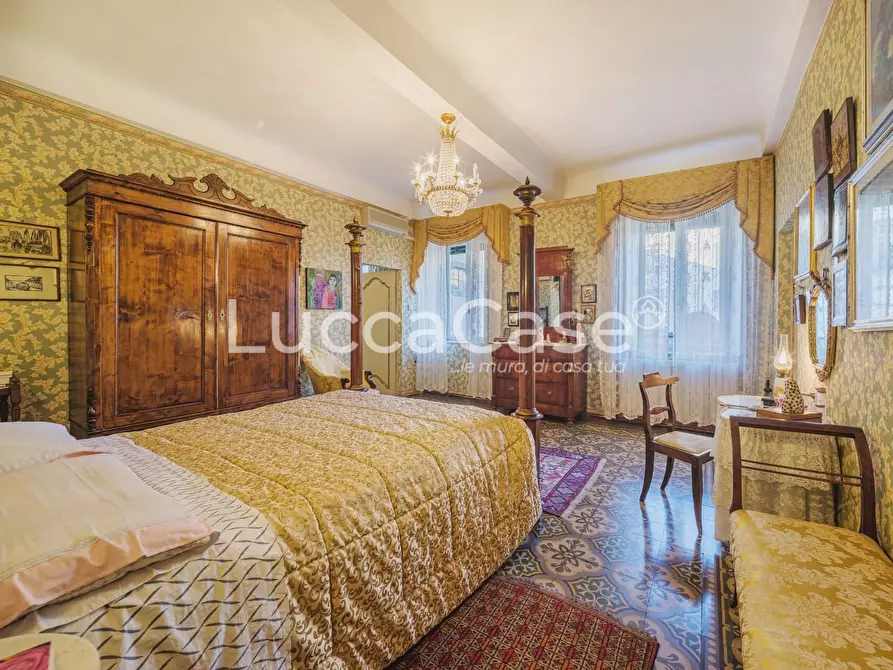 Immagine 29 di Appartamento in vendita  a Lucca