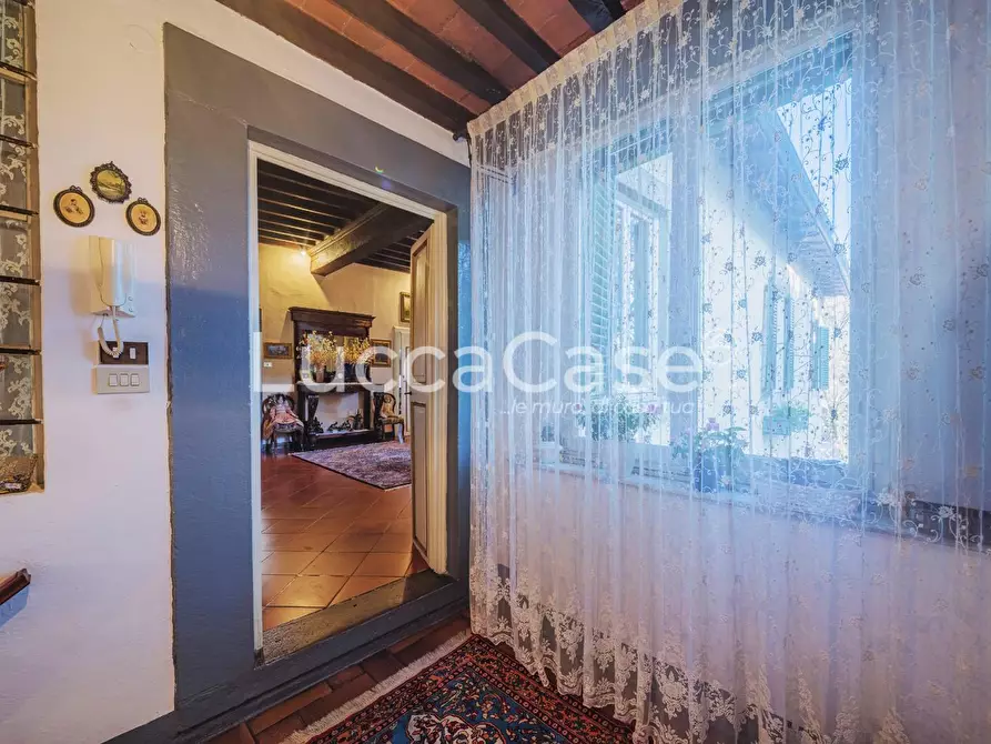 Immagine 18 di Appartamento in vendita  a Lucca