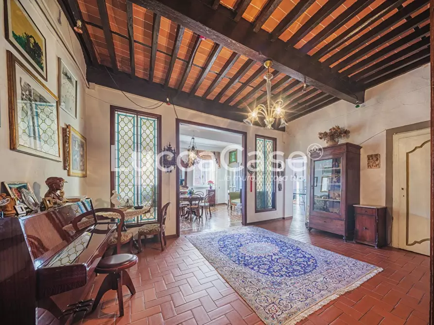 Immagine 5 di Appartamento in vendita  a Lucca