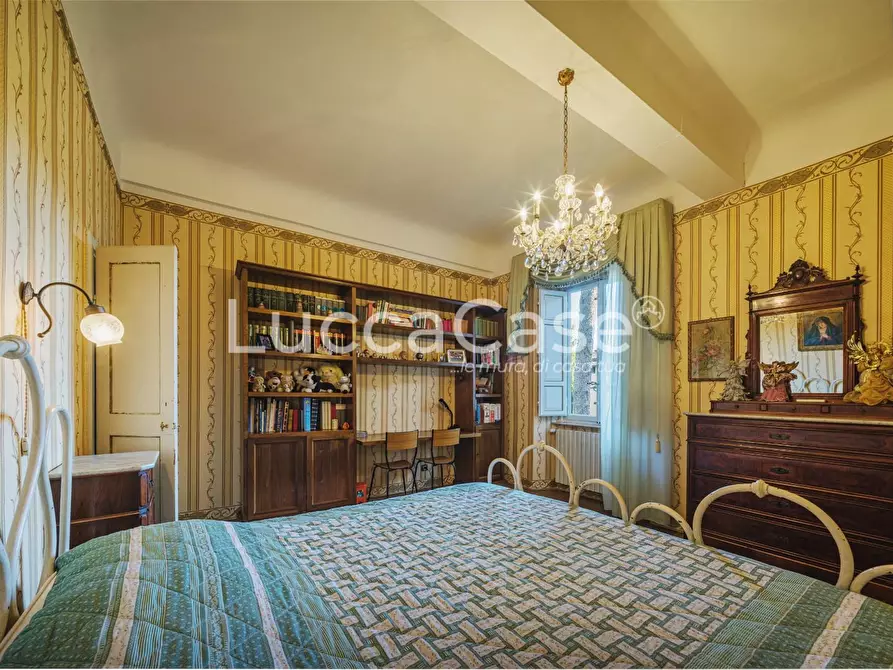 Immagine 26 di Appartamento in vendita  a Lucca