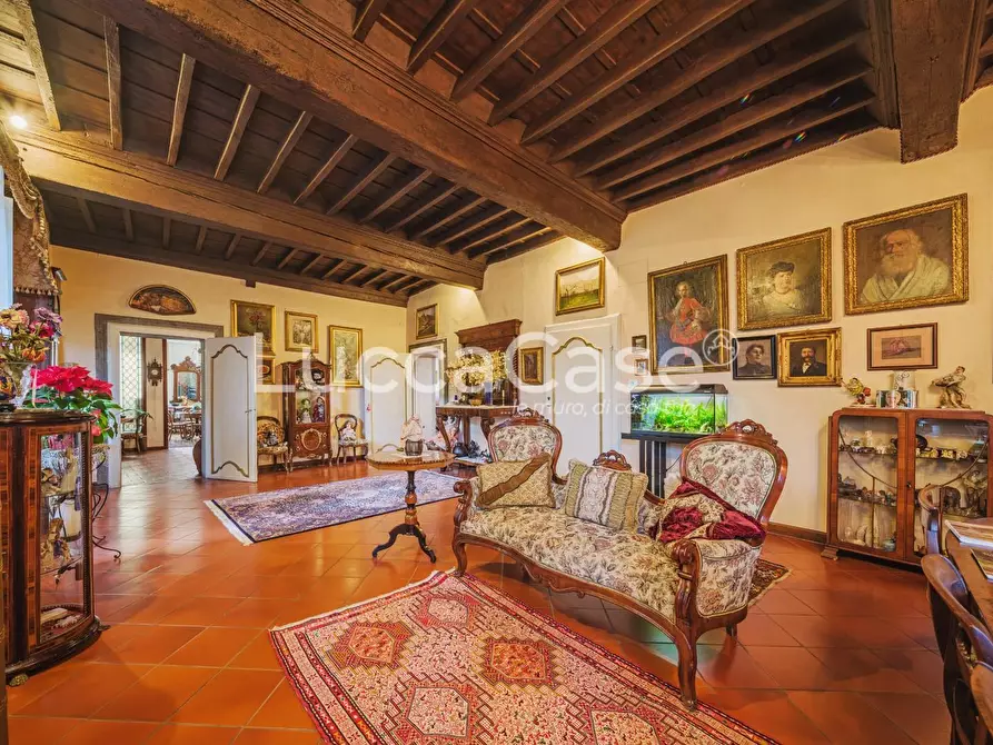 Immagine 2 di Appartamento in vendita  a Lucca