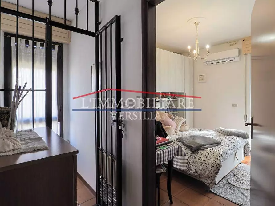 Immagine 12 di Porzione di casa in vendita  a Massa