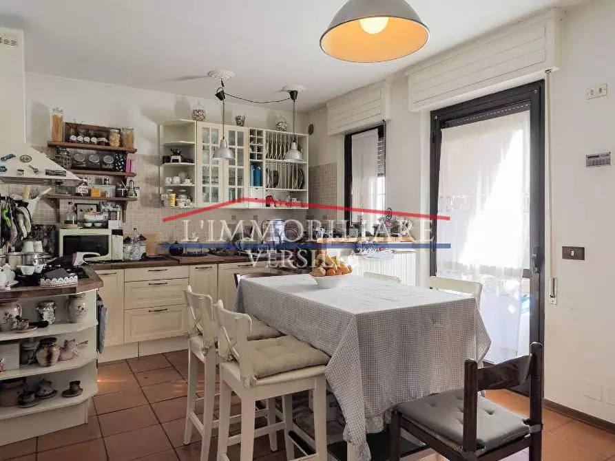 Immagine 11 di Porzione di casa in vendita  a Massa