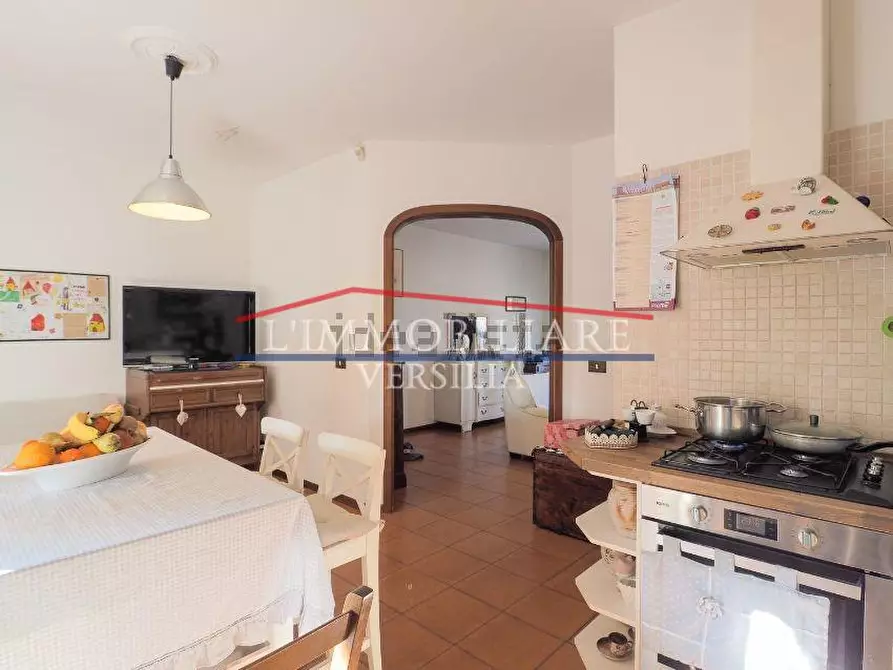 Immagine 7 di Porzione di casa in vendita  a Massa