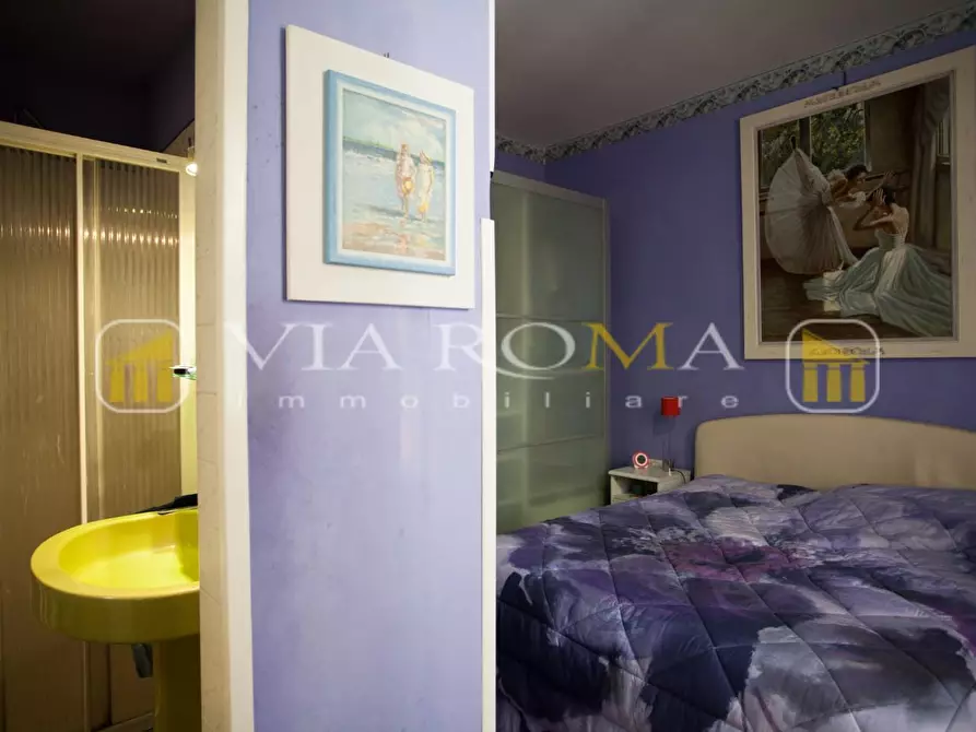 Immagine 17 di Appartamento in vendita  a Lucca