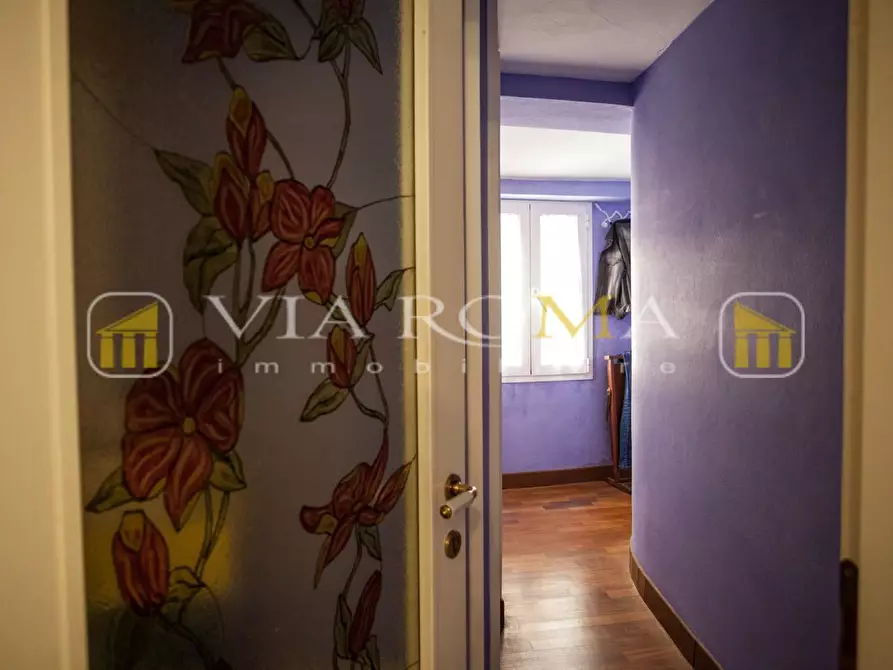 Immagine 16 di Appartamento in vendita  a Lucca