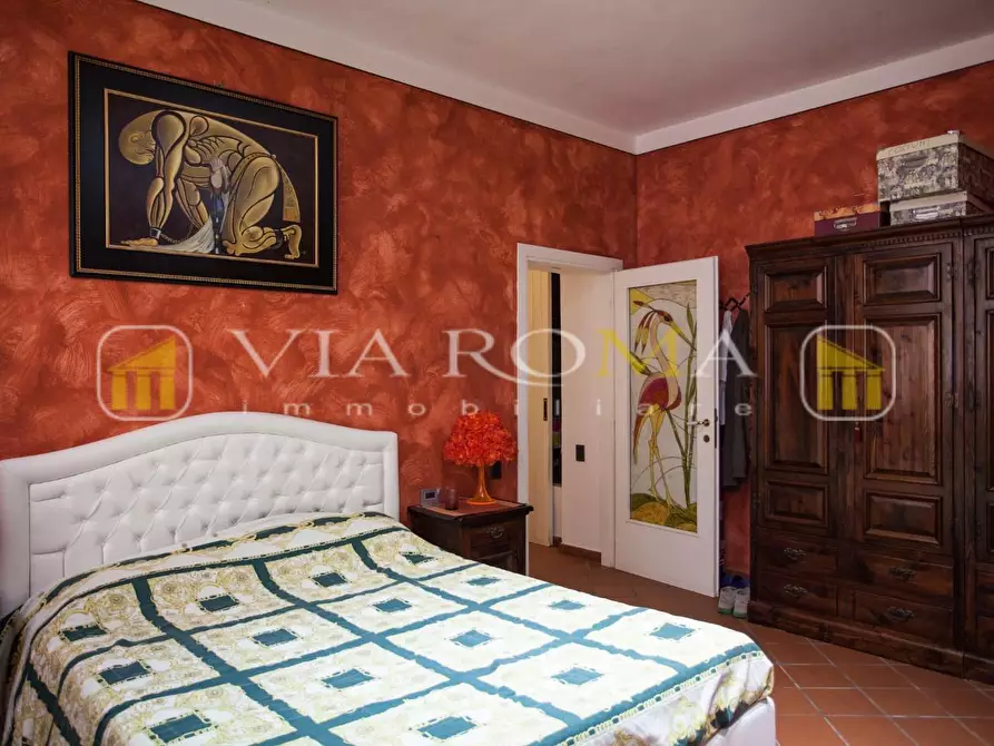 Immagine 13 di Appartamento in vendita  a Lucca