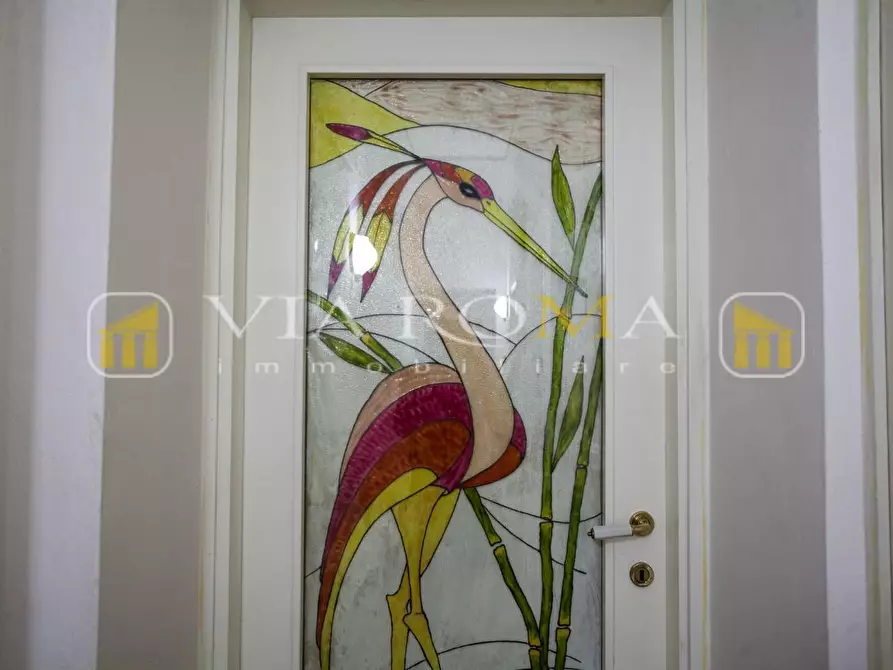 Immagine 11 di Appartamento in vendita  a Lucca