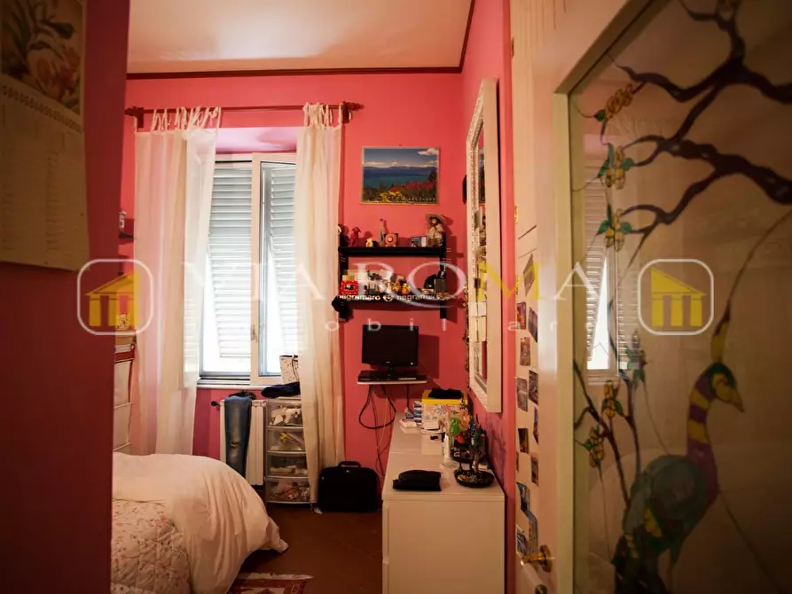 Immagine 15 di Appartamento in vendita  a Lucca