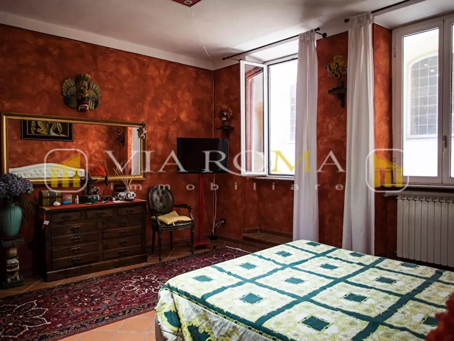 Immagine 12 di Appartamento in vendita  a Lucca