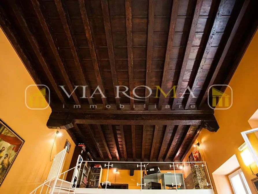 Immagine 3 di Appartamento in vendita  a Lucca