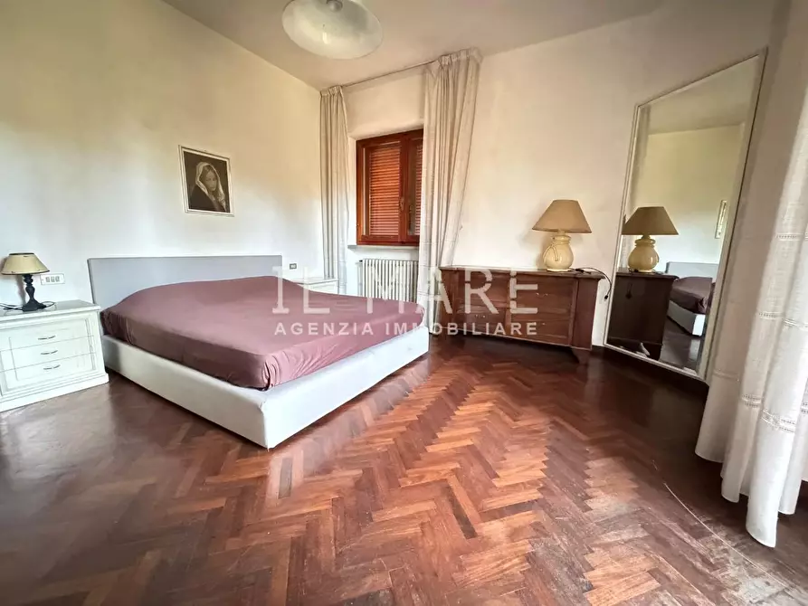 Immagine 7 di Villa in vendita  a Massa