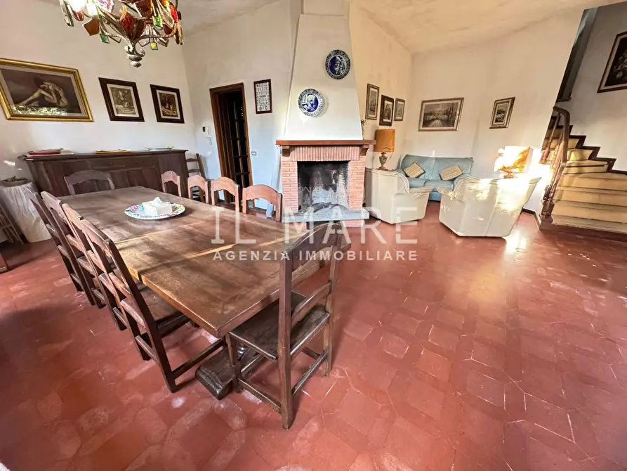 Immagine 15 di Villa in vendita  a Massa