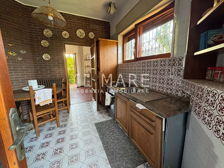 Immagine 16 di Villa in vendita  a Massa